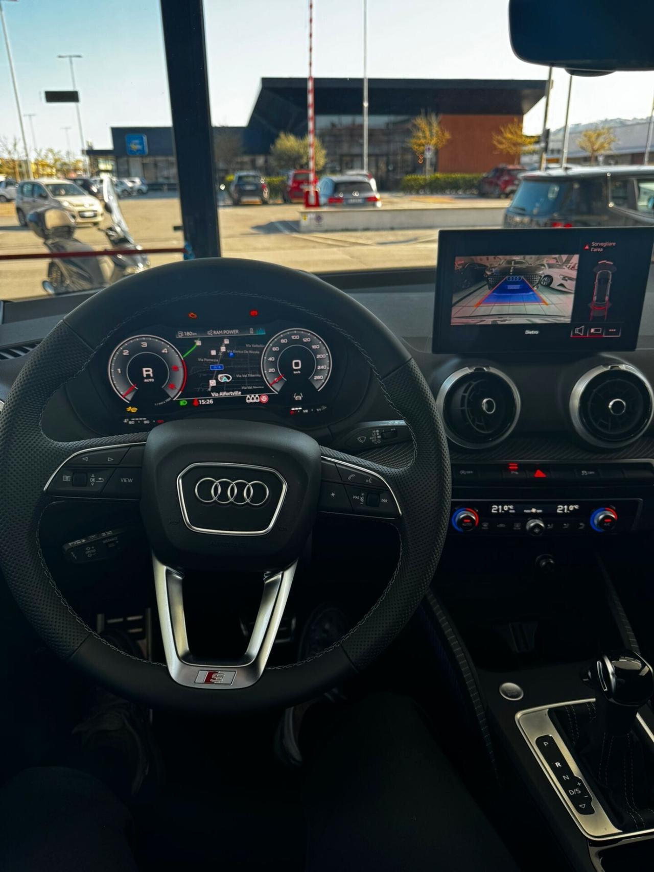 Audi Q2 35 TDI S tronic Identity Black
