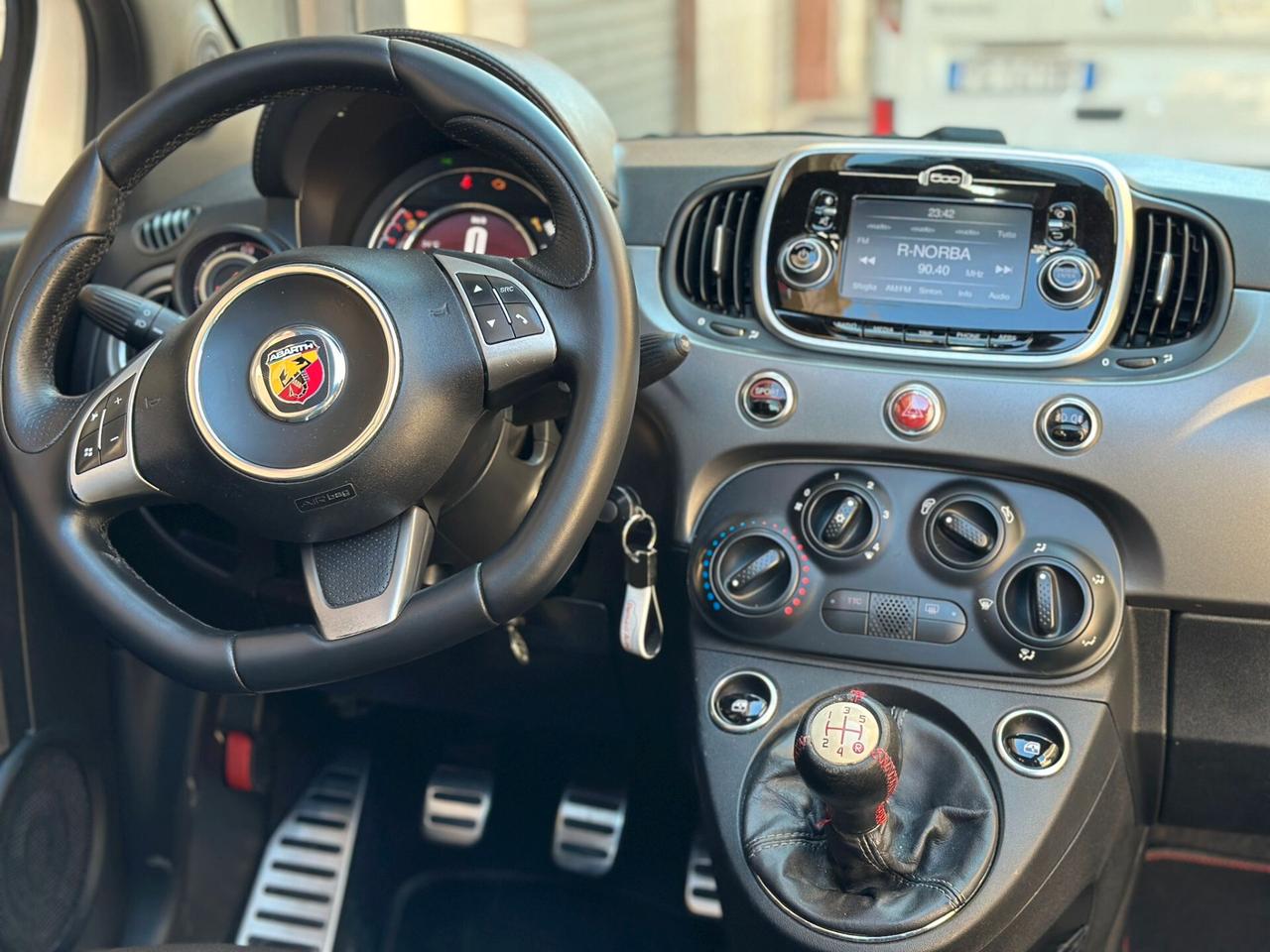 Abarth 500C 1.4 Turbo T-Jet Custom