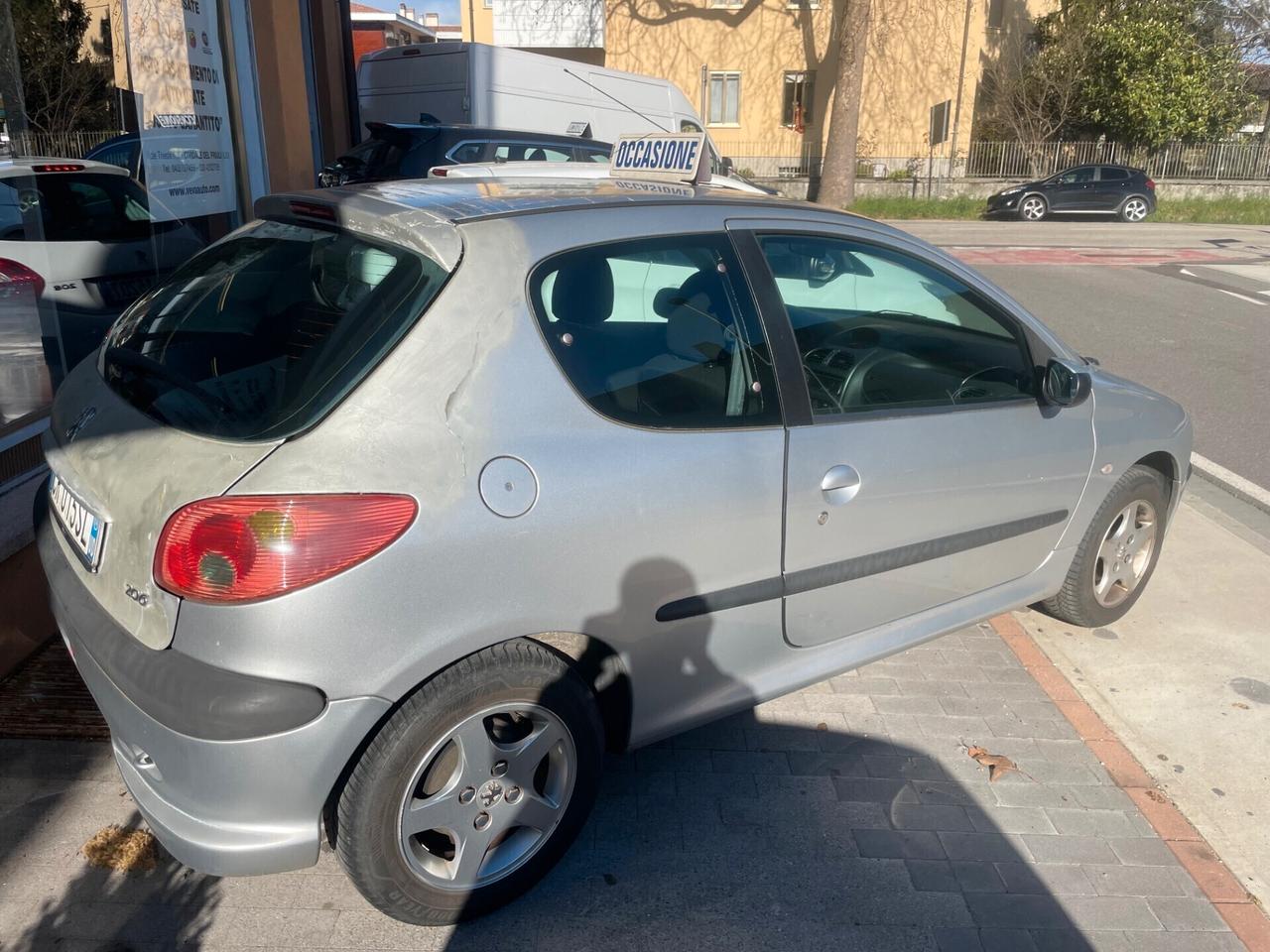 Peugeot 206 1.1 3p. XT