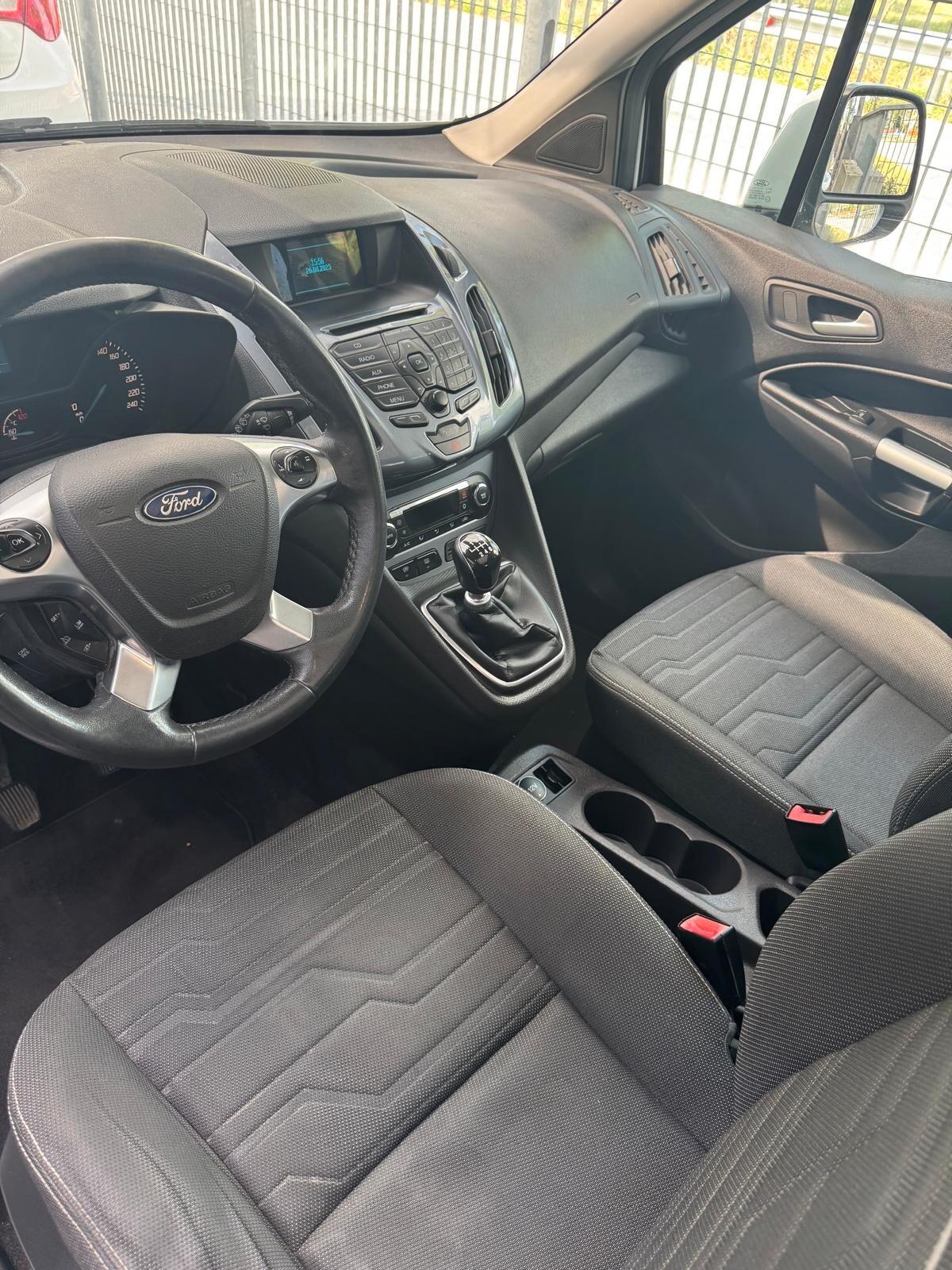 Ford Tourneo Connect 1.6 TDCi 115 CV Titanium