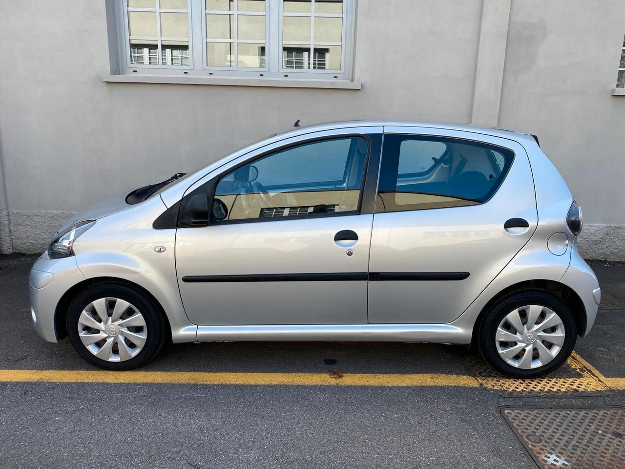 Toyota Aygo 1.0 12V VVT-i 5 porte Active Connect