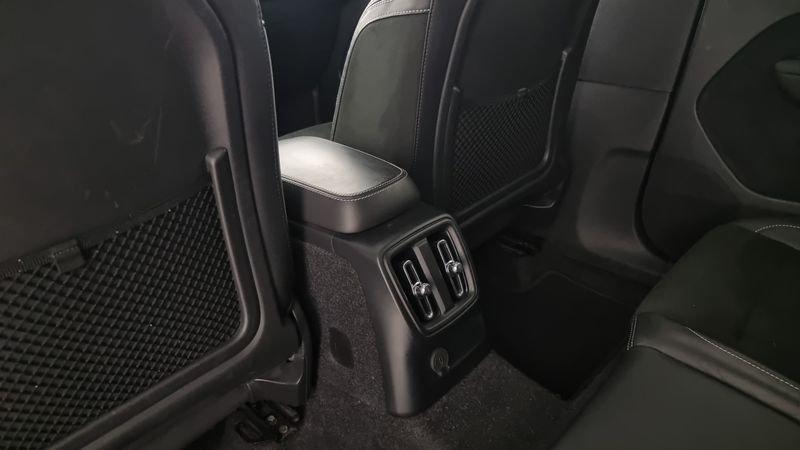 Volvo XC40 T5 Recharge Plug-in Hybrid R-design