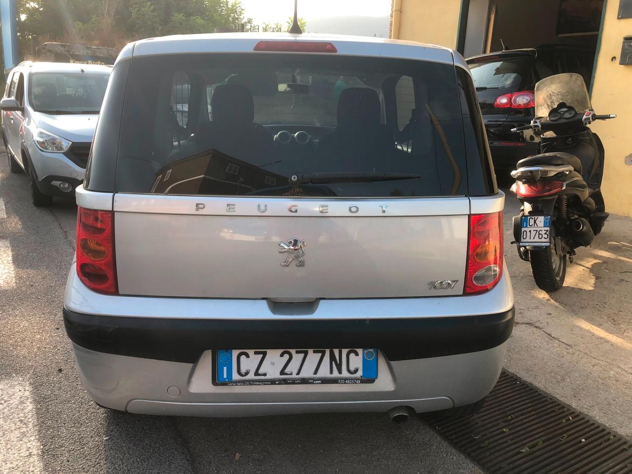 Peugeot 1007 1.4 Happy