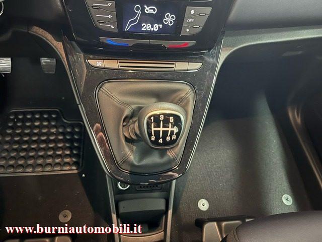 LANCIA Ypsilon 1.0 Hybrid Platino PREZZO VERO