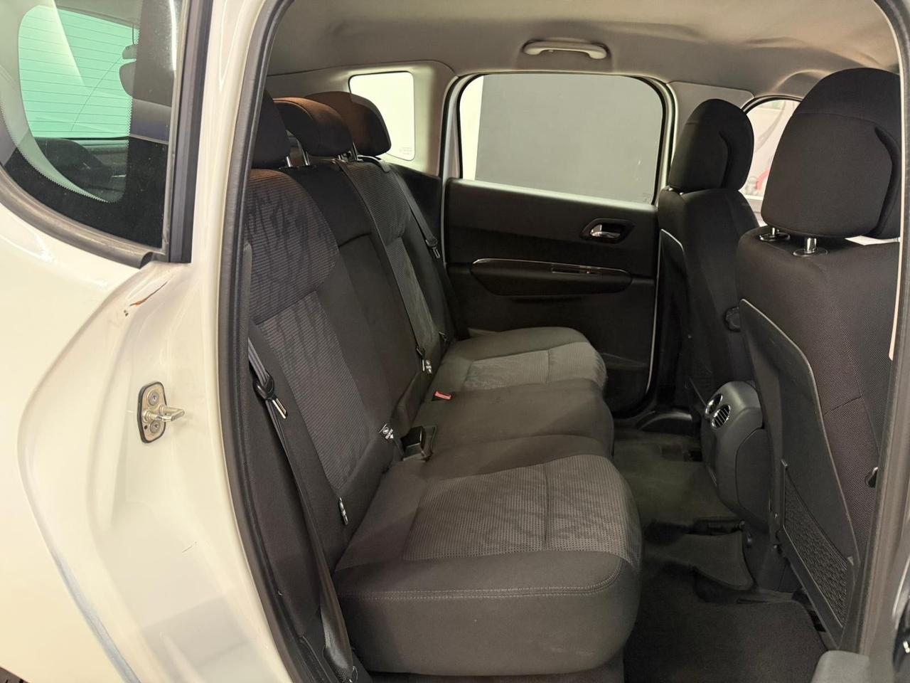 Peugeot 3008 1.6 HDi 112CV cambio robotizzato Tecno