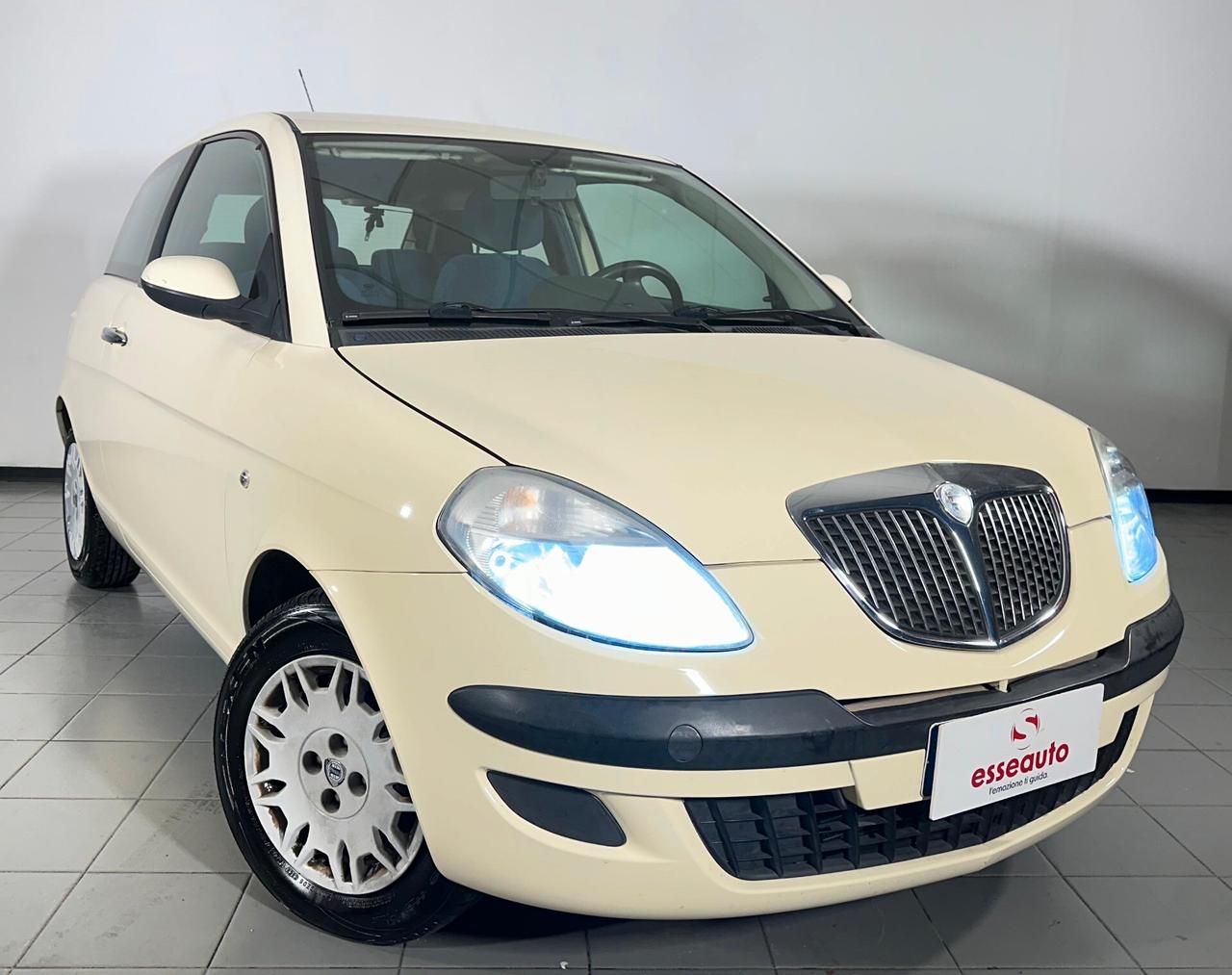 Lancia Ypsilon 1.2 Gold - BLACK DECEMBER Promo