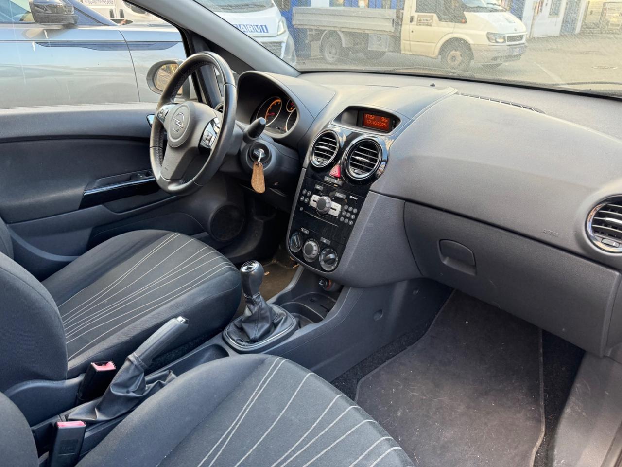 Opel Corsa 1.2 5 porte Cosmo