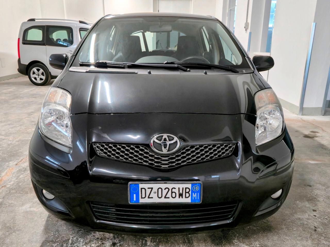 Toyota Yaris 1.0 5 porte Sol