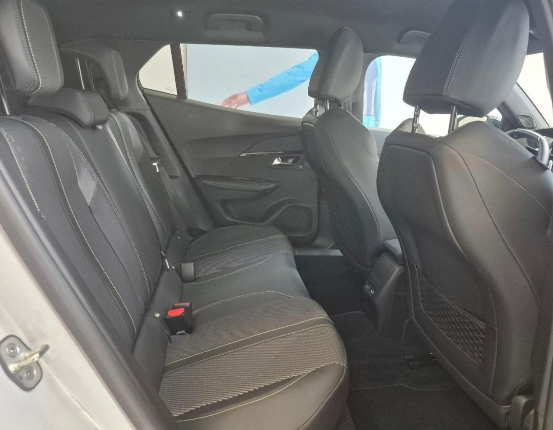 PEUGEOT 2008 GT Hybrid 136 e-DCS6