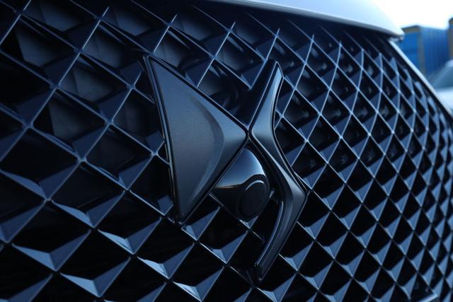 DS AUTOMOBILES DS 7 Crossback DS7 BlueHDi 130 aut. Performance Line