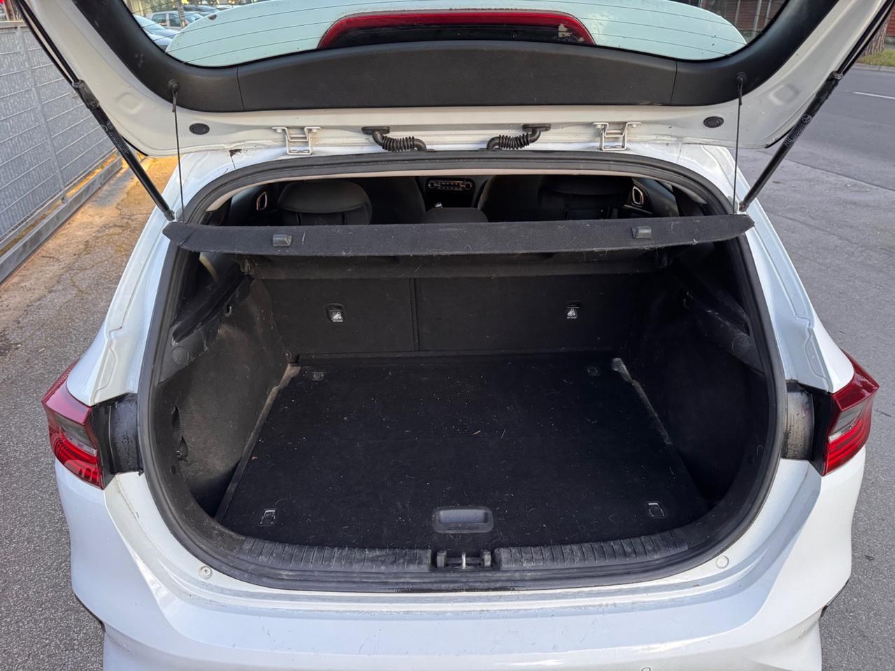 Kia Ceed 1.4 MPi GPL 5p. Neopaten garanzia 12 mesi