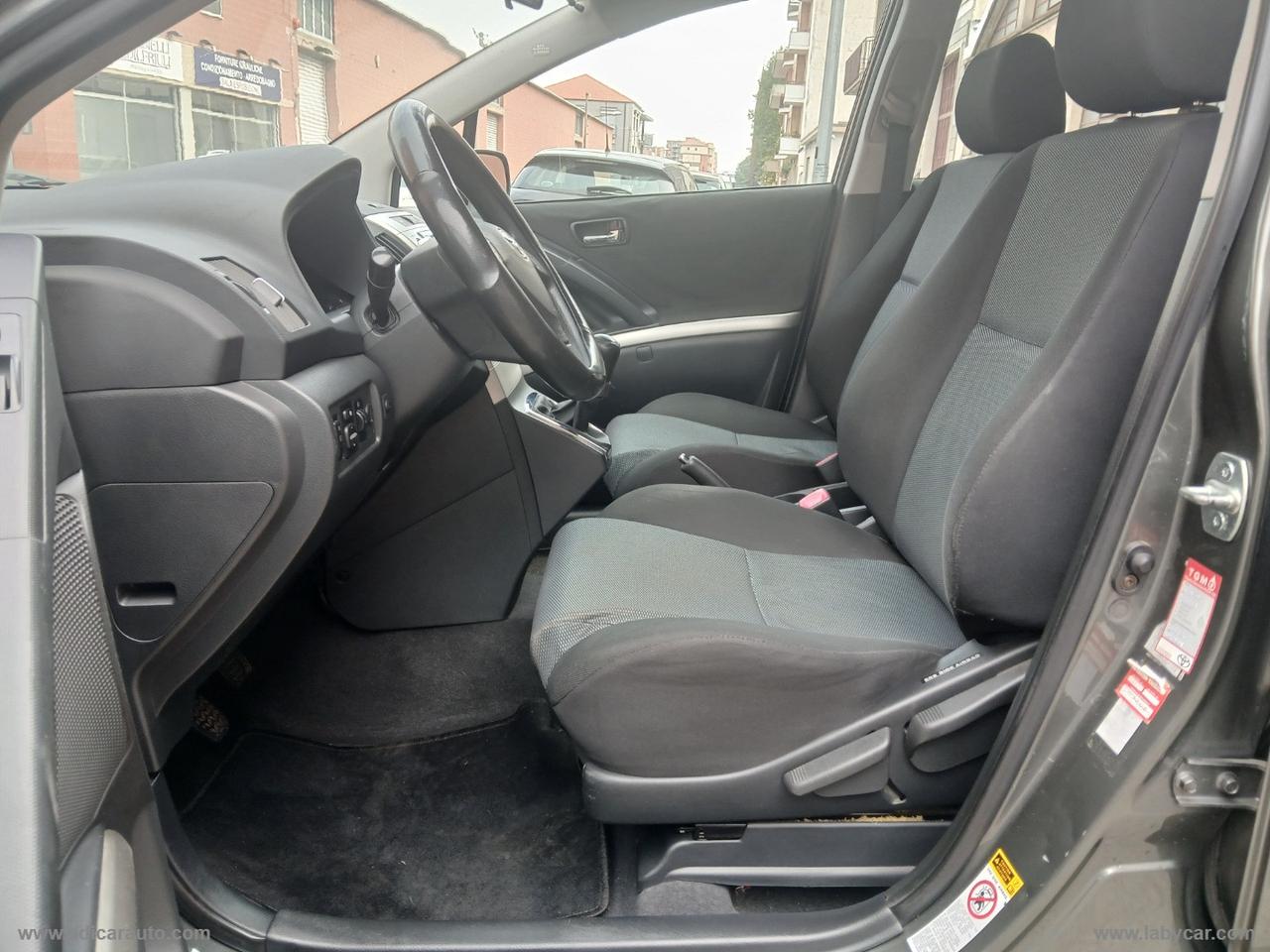 TOYOTA Corolla Verso 2.0 16V D-4D Sol