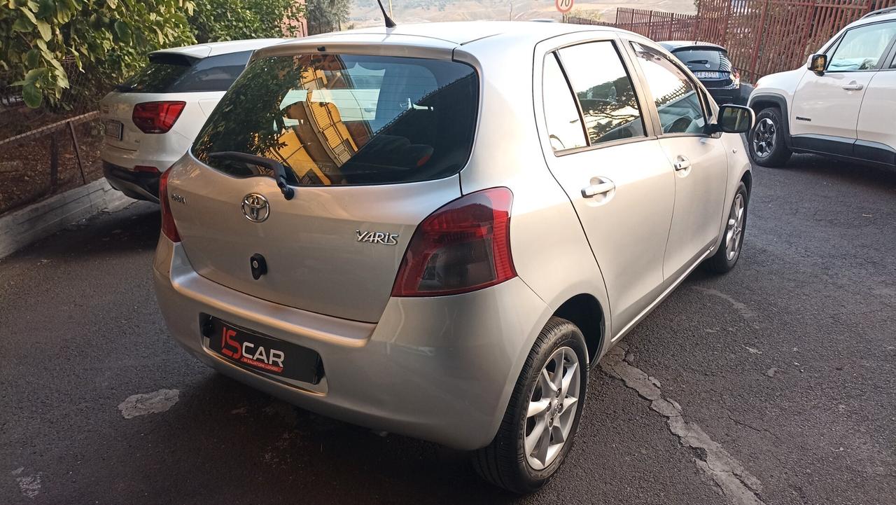 Toyota Yaris 1.4 D-4D 5 porte M-MT Sol automatica