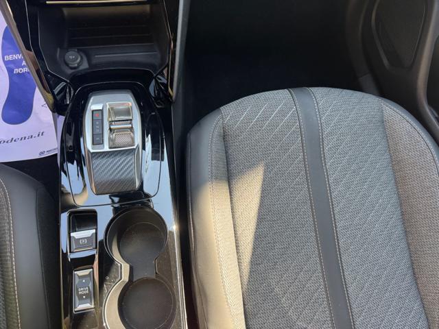 PEUGEOT 2008 Hybrid 145 e-DCS6 Allure