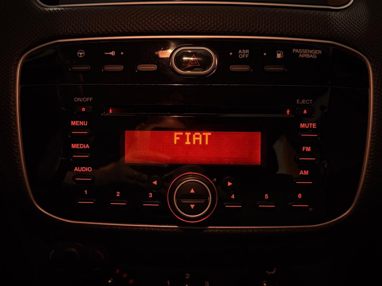 STUPENDA FIAT PUNTO GPL CON SOLI 84.047 KM