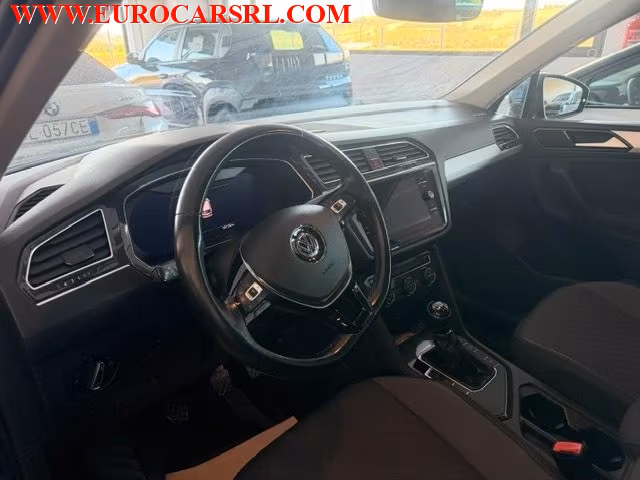 VOLKSWAGEN Tiguan 1.6 TDI SCR Sport R-Line