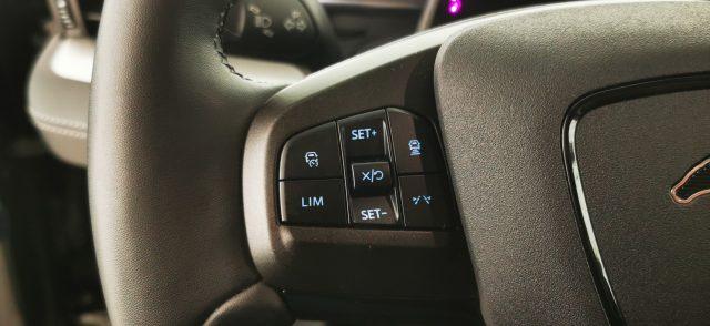 FORD Mustang Mach-E Standard Range 269 CV rwd (430 km di autonomia)