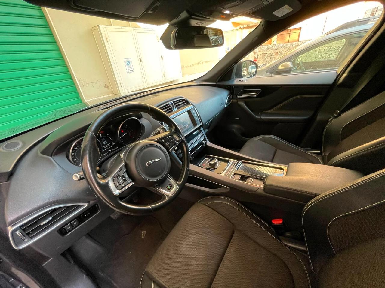 Jaguar F-Pace 2.0 D 180 CV AWD R-Sport
