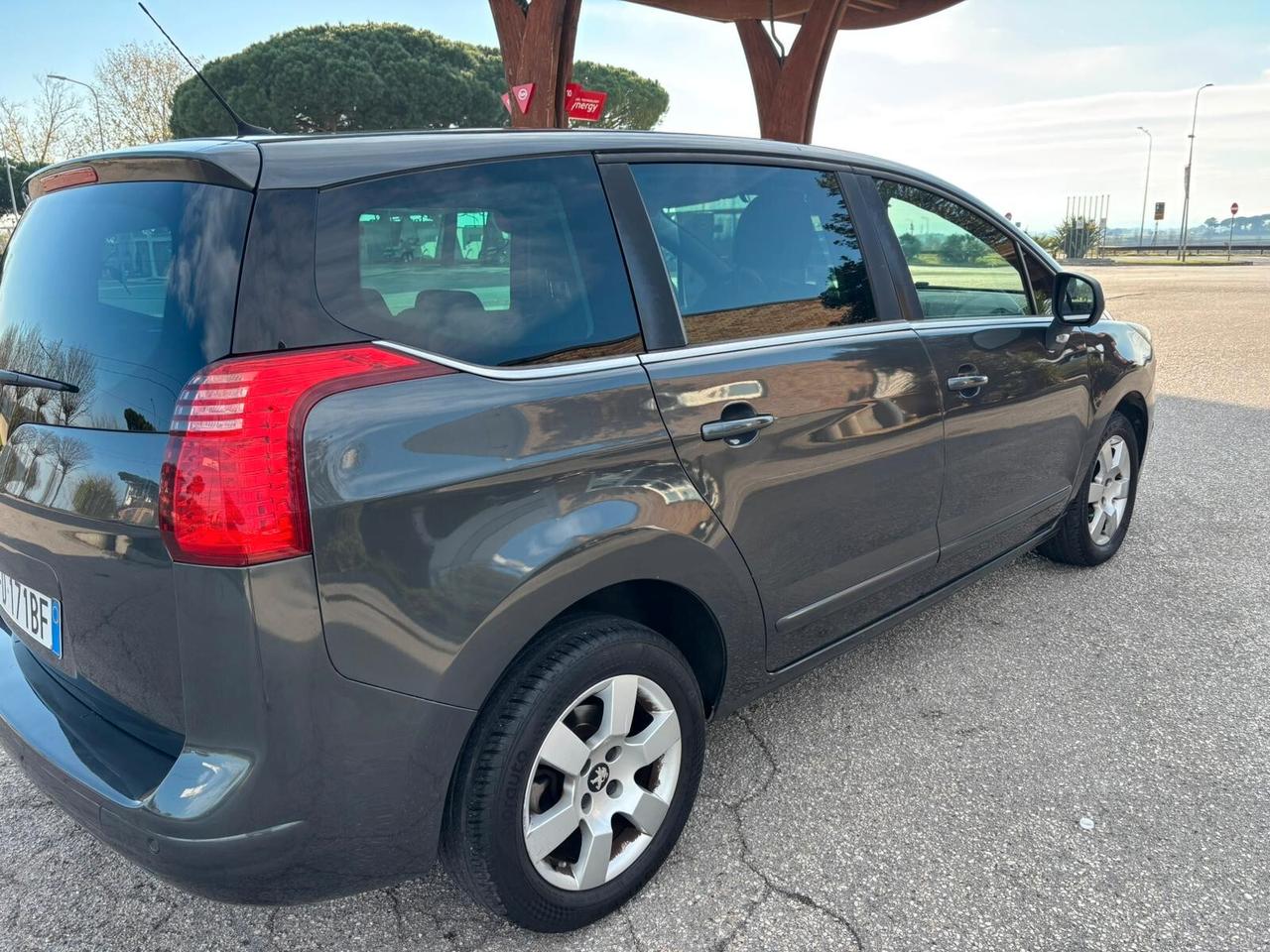 Peugeot 5008 BlueHDi 120 S&S Business 7 Posti