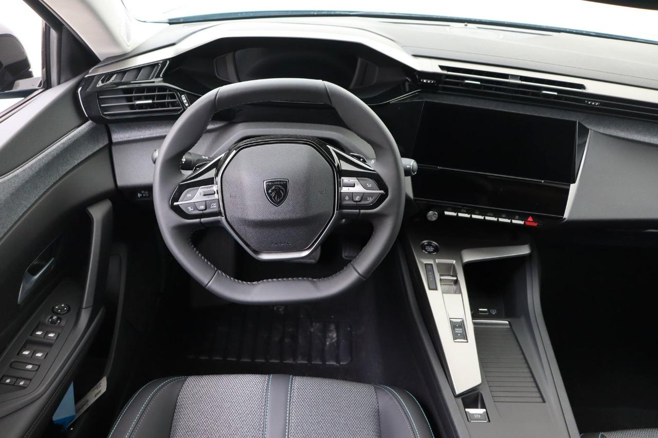 Peugeot 408 58,2 kWh Allure 214cv