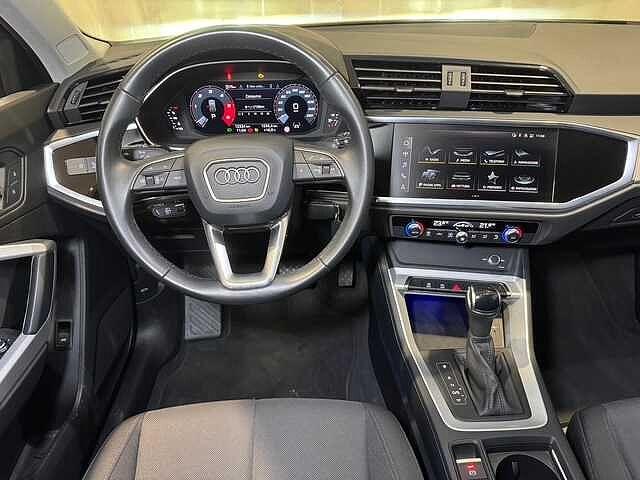 Audi Q3 35 TDI S tronic Identity Black