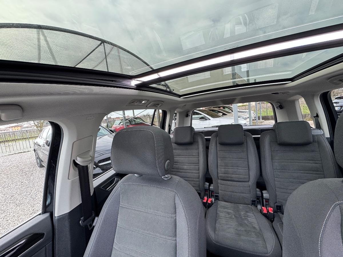 VOLKSWAGEN - Touran - 2.0 TDI 150 CV Highline BMT