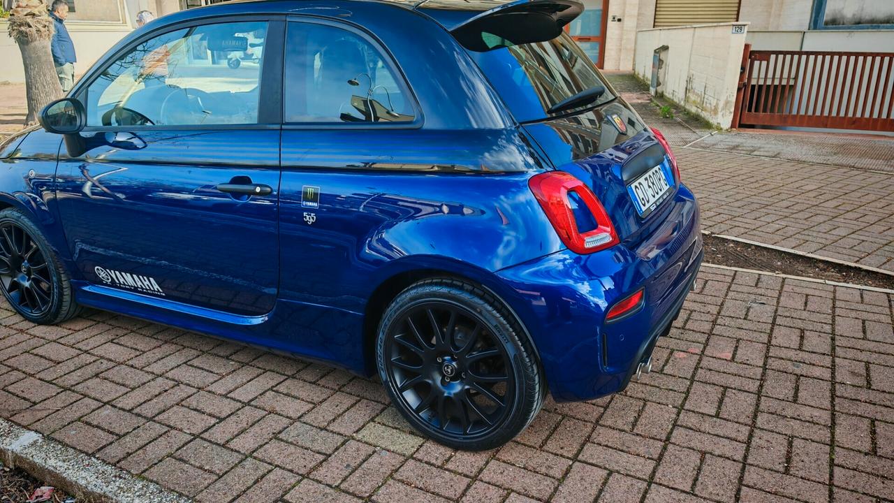 Abarth 595 1.4 Turbo T-Jet 165 CV Monster Energy Yamaha