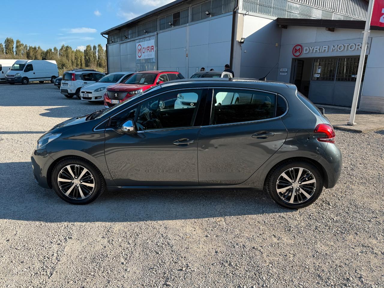 Peugeot 208 BlueHDi 100 5 porte Allure