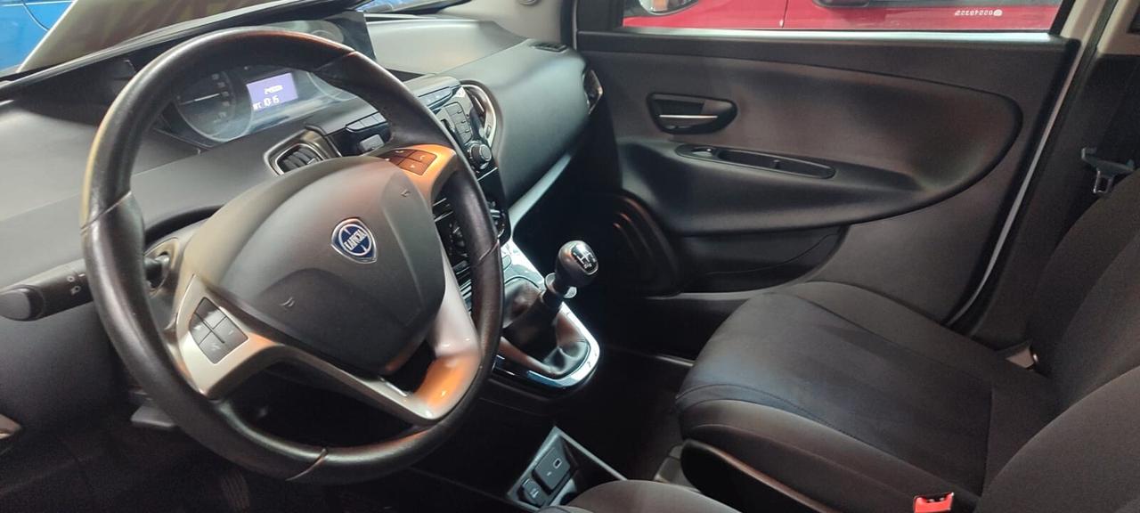 Lancia Ypsilon 1.2 69 CV 5 porte S&S Gold