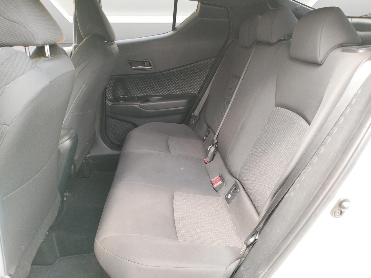 Toyota C-HR 2018 1.8h Lounge 2wd e-cvt my18