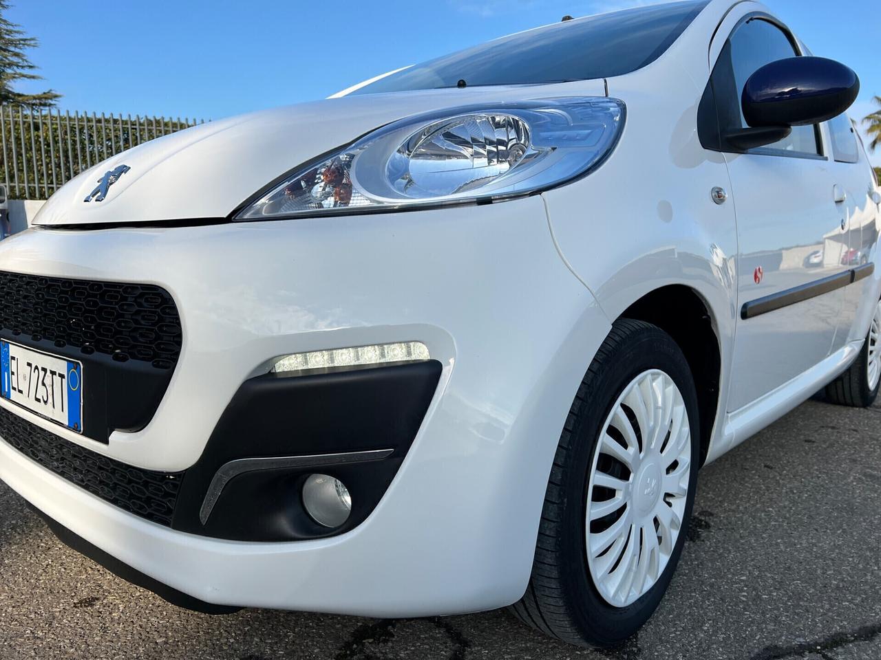 Peugeot 107 1.0 68CV 5p. SUPERGA - 2012