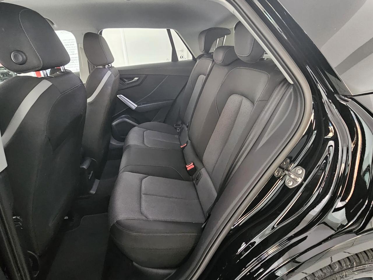 Audi Q2 35 TDI S tronic Identity Black