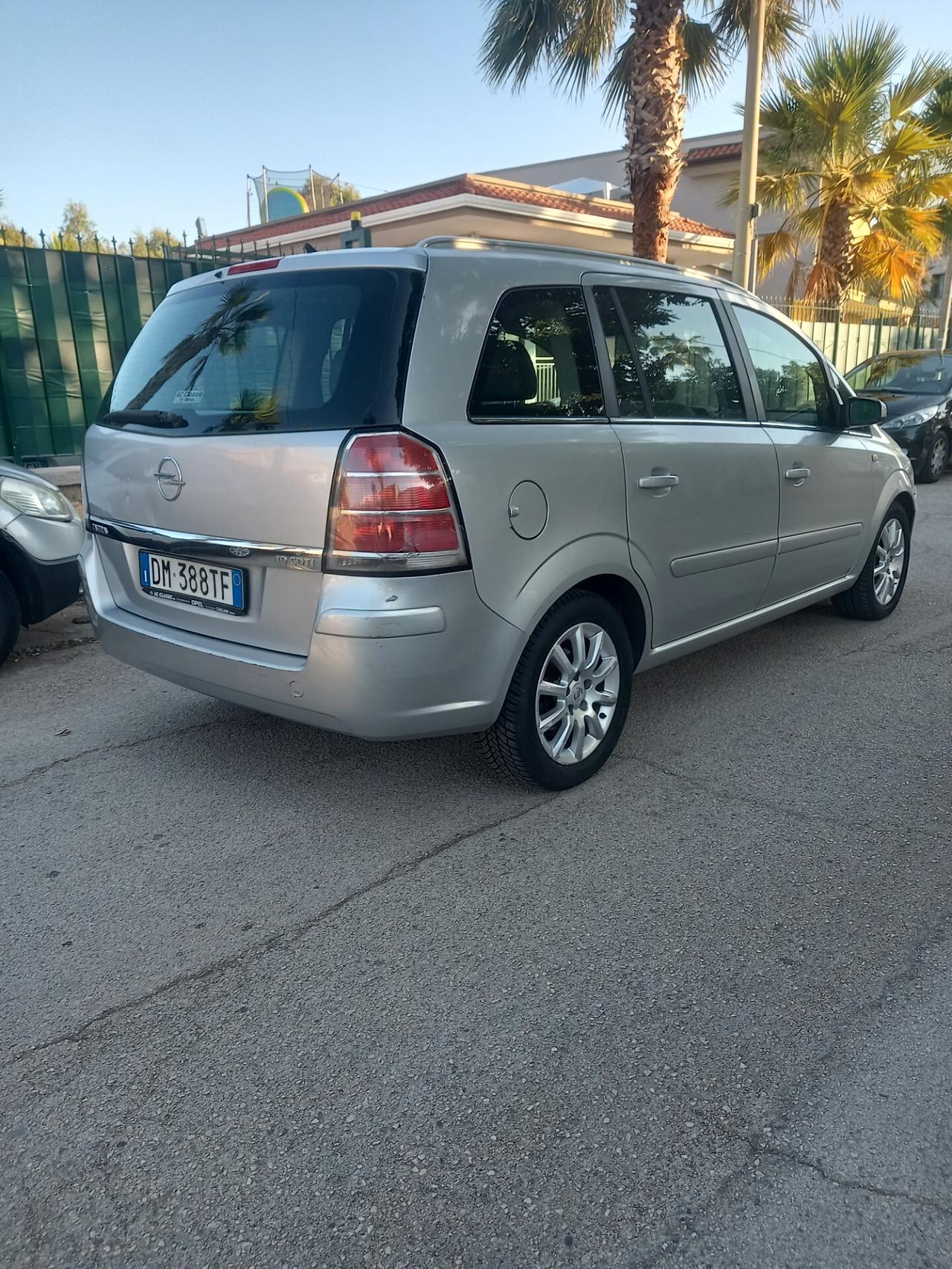 Opel Zafira 1.9 CDTI 120CV Cosmo 7 POSTI
