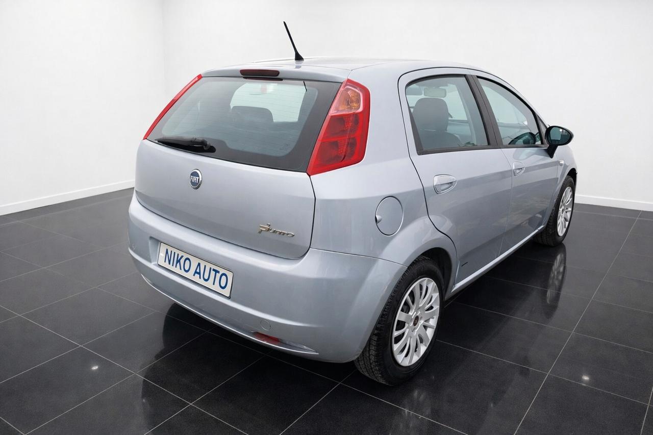 Fiat Grande Punto 1.3 MJT 90 CV 5 porte Emotion 6MARCE NEOPATENTATI UNICOPROPIETARIO