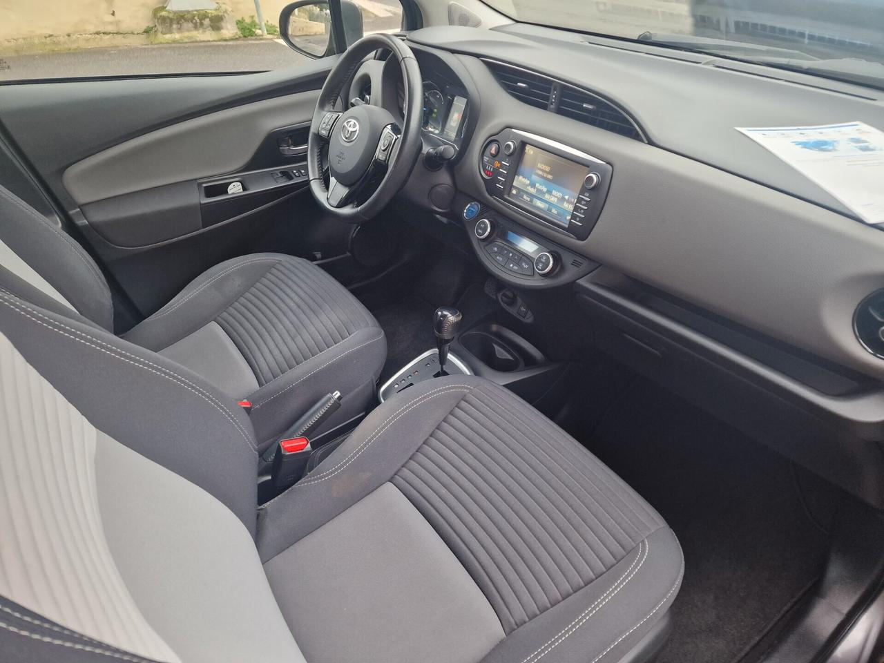 Toyota Yaris 1.5 Hybrid 5 porte Lounge