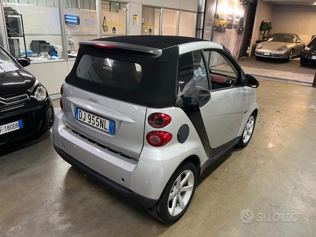 Smart ForTwo CABRIO 1.0 interni in pelle