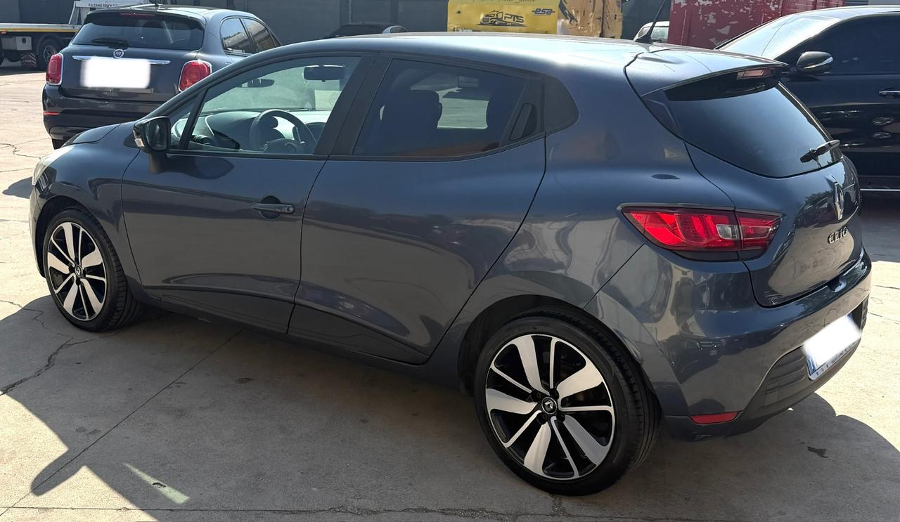 Renault Clio 1.2BENZINA 75CV 5 porte Intens 2017