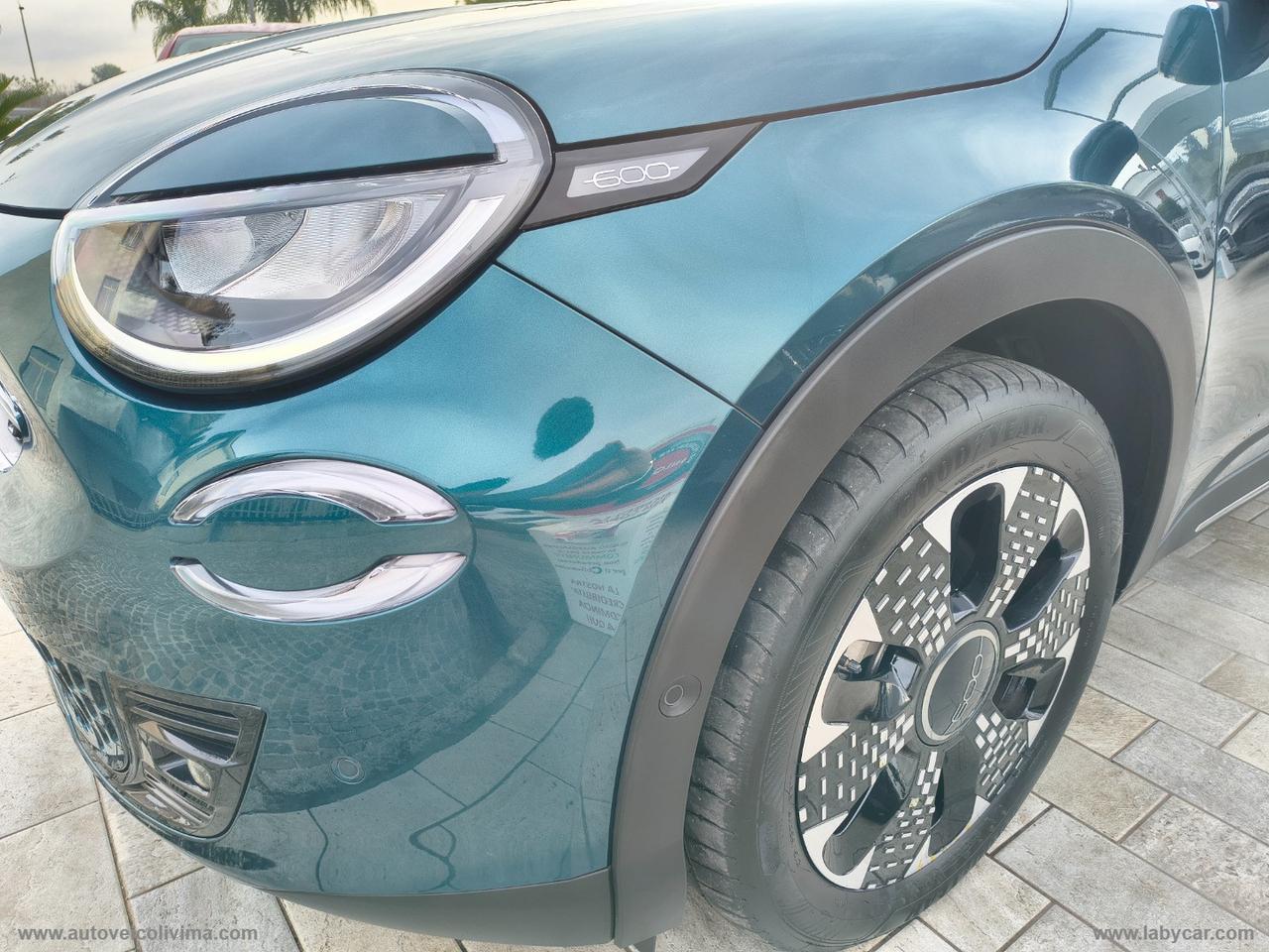 FIAT 600 Hybrid MHEV La Prima