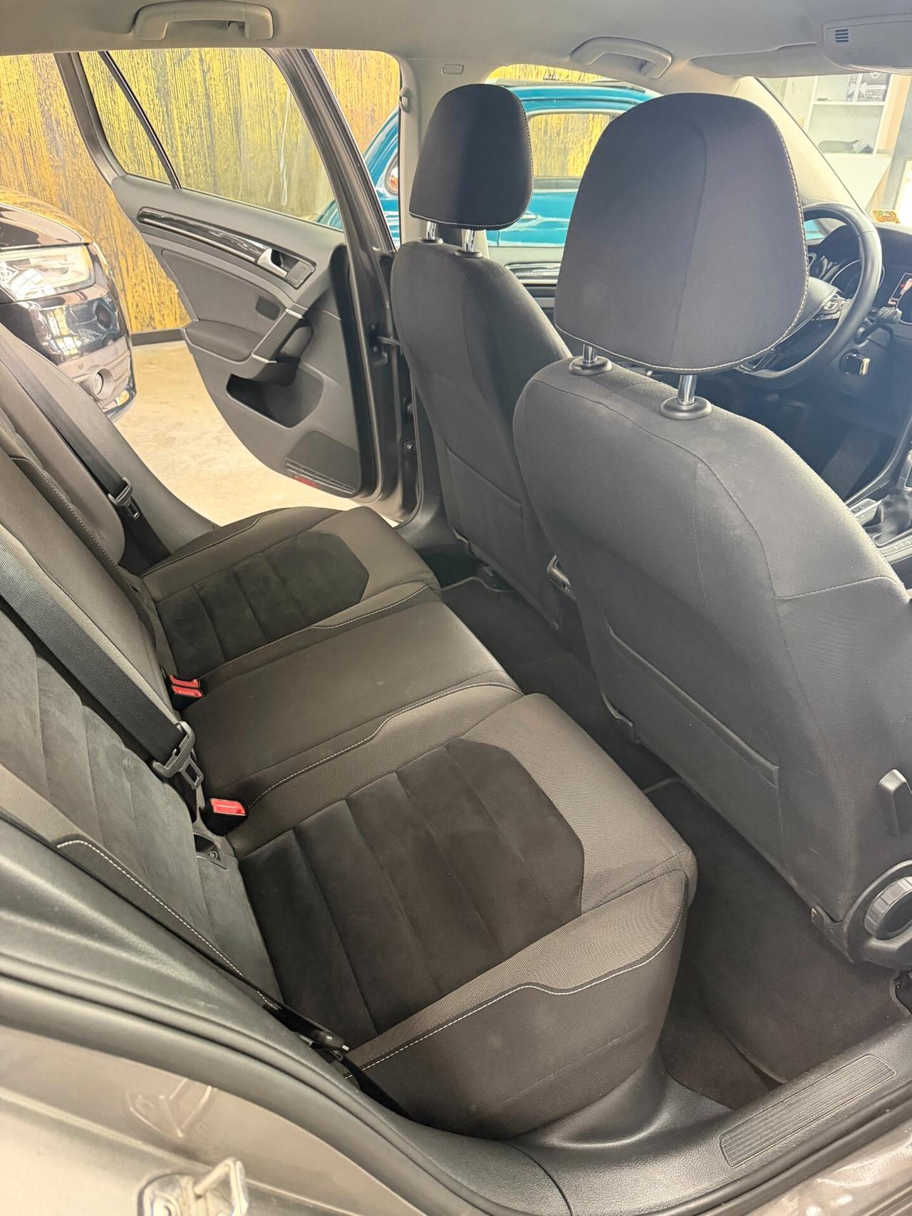 Volkswagen Golf Business 1.6 TDI DSG 5p. Highline BlueMotion Technology