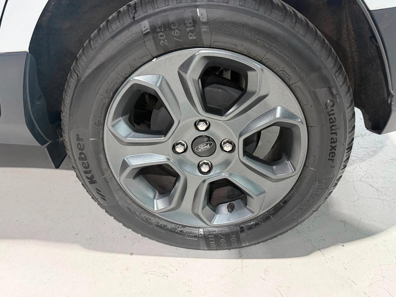 Ford EcoSport Benzina Manuale titanium Neopatentati