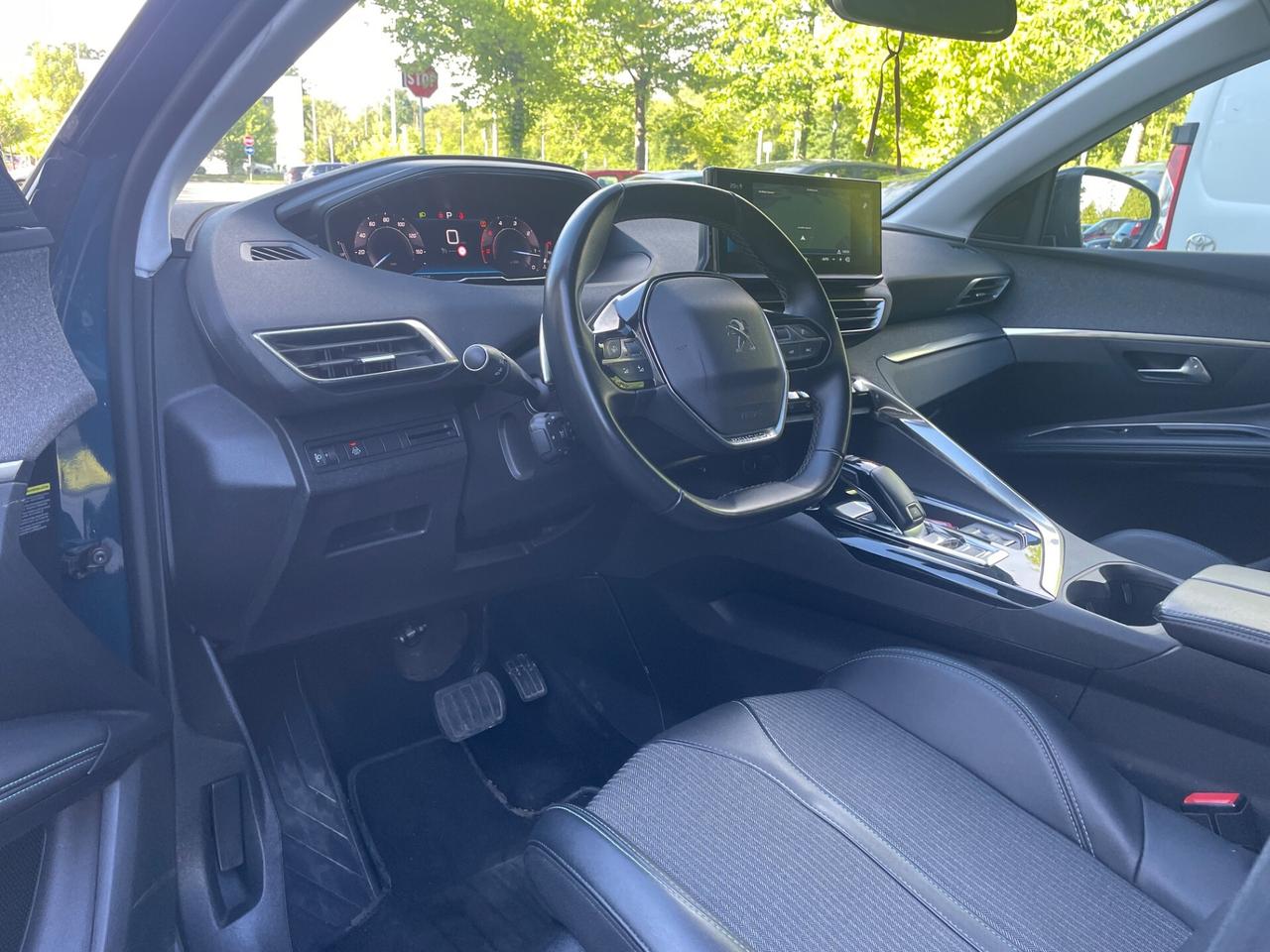 Peugeot 3008 BlueHDi 130 S&S*Automatik*Navi*Solo 54000*
