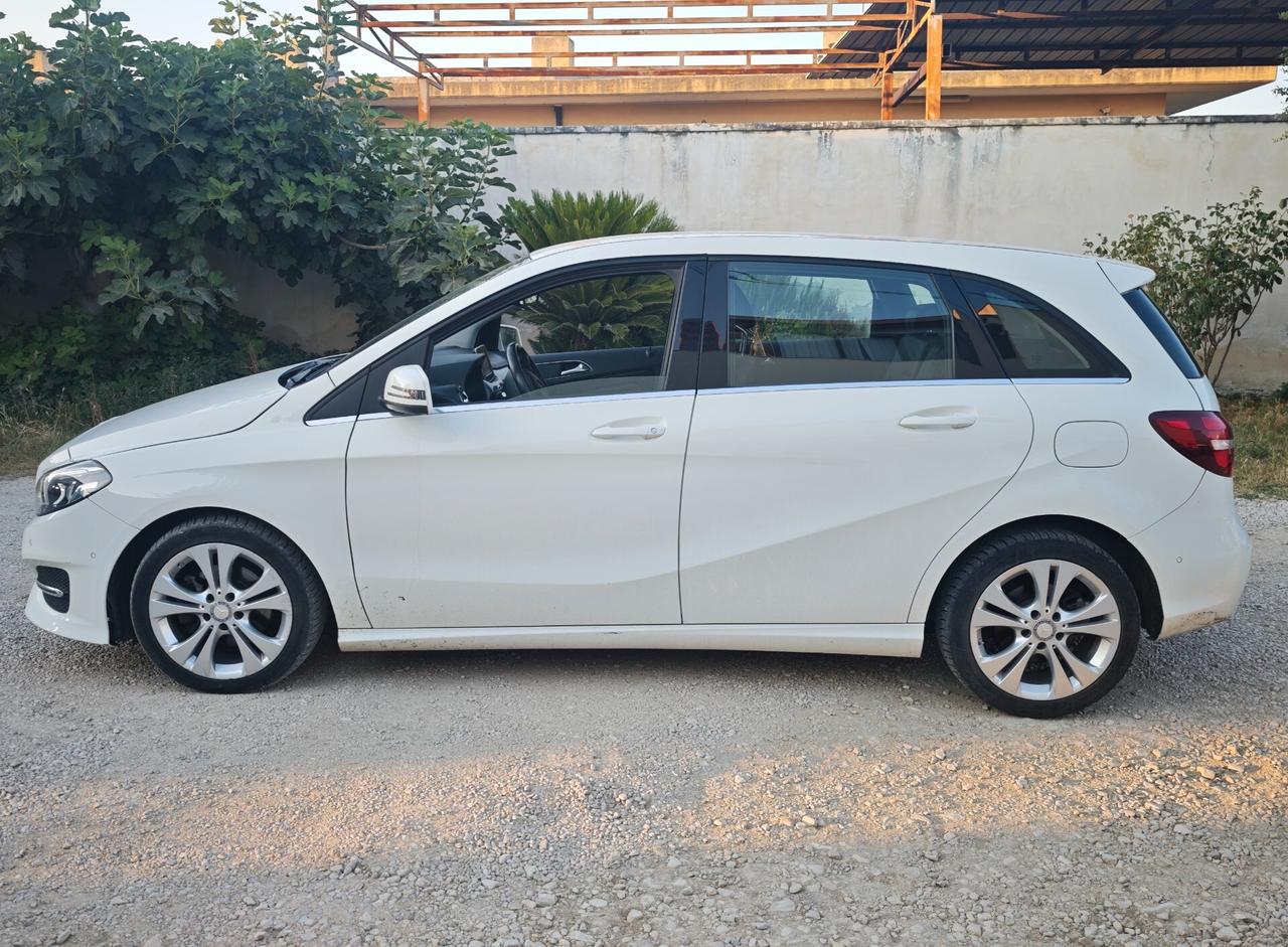 Mercedes-benz B 200 d Automatic Executive leggi
