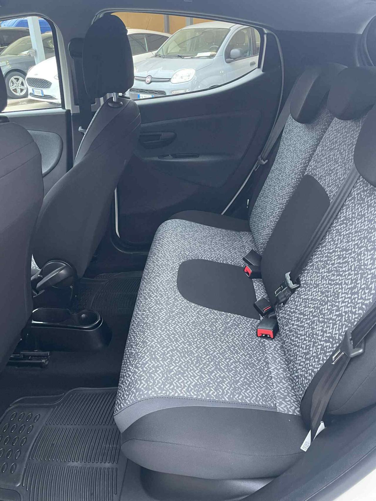 Lancia Ypsilon 1.2 69 CV 5 porte GPL Ecochic Silver