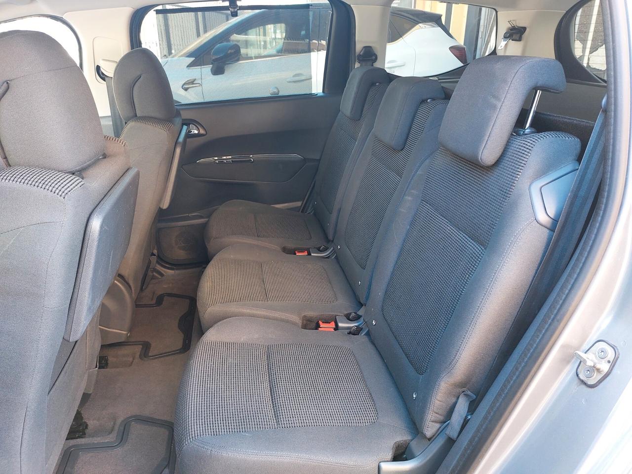 Peugeot 5008 1.6 HDi 115CV Allure 85Kw