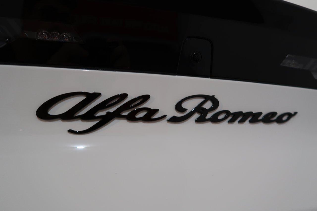 Alfa Romeo Junior 1.2 ibrida Ti 145cv edct6