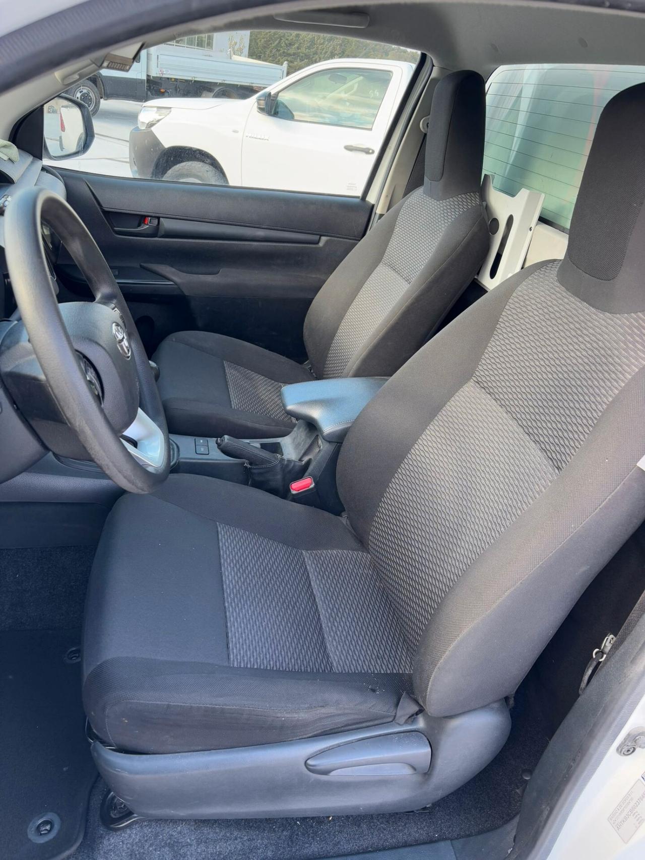 Toyota Hilux 2.4 D-4D 4WD 2 porte Single Cab Comfort