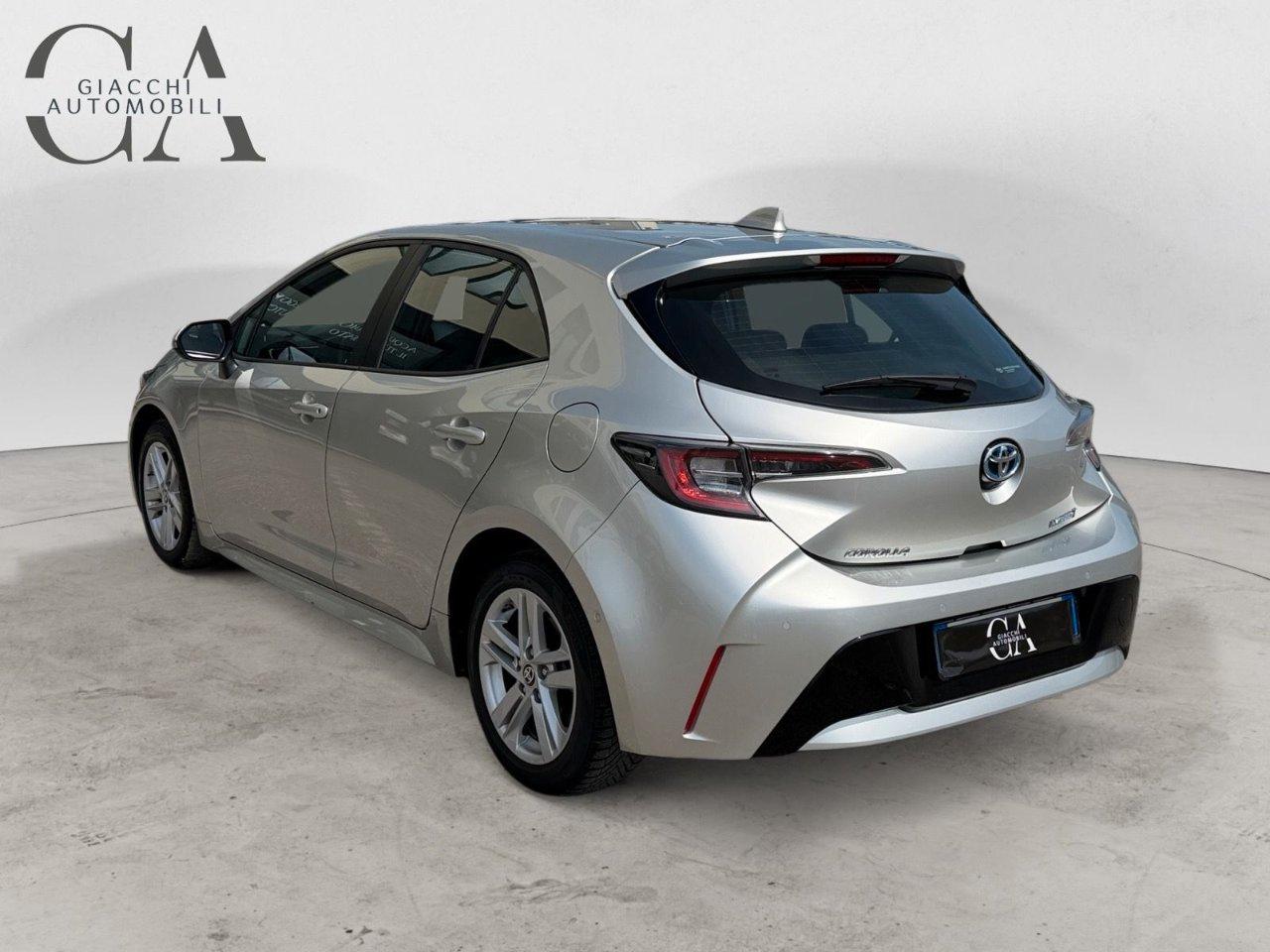 Toyota Corolla 1.8h Business cvt