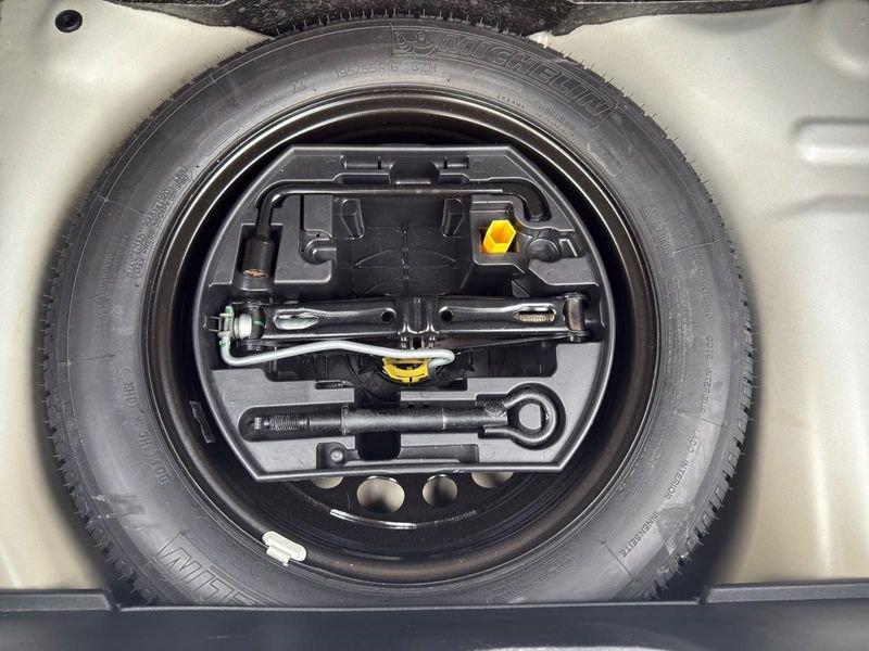 Peugeot 208 208 5p 1.2 PTech 82cv Active