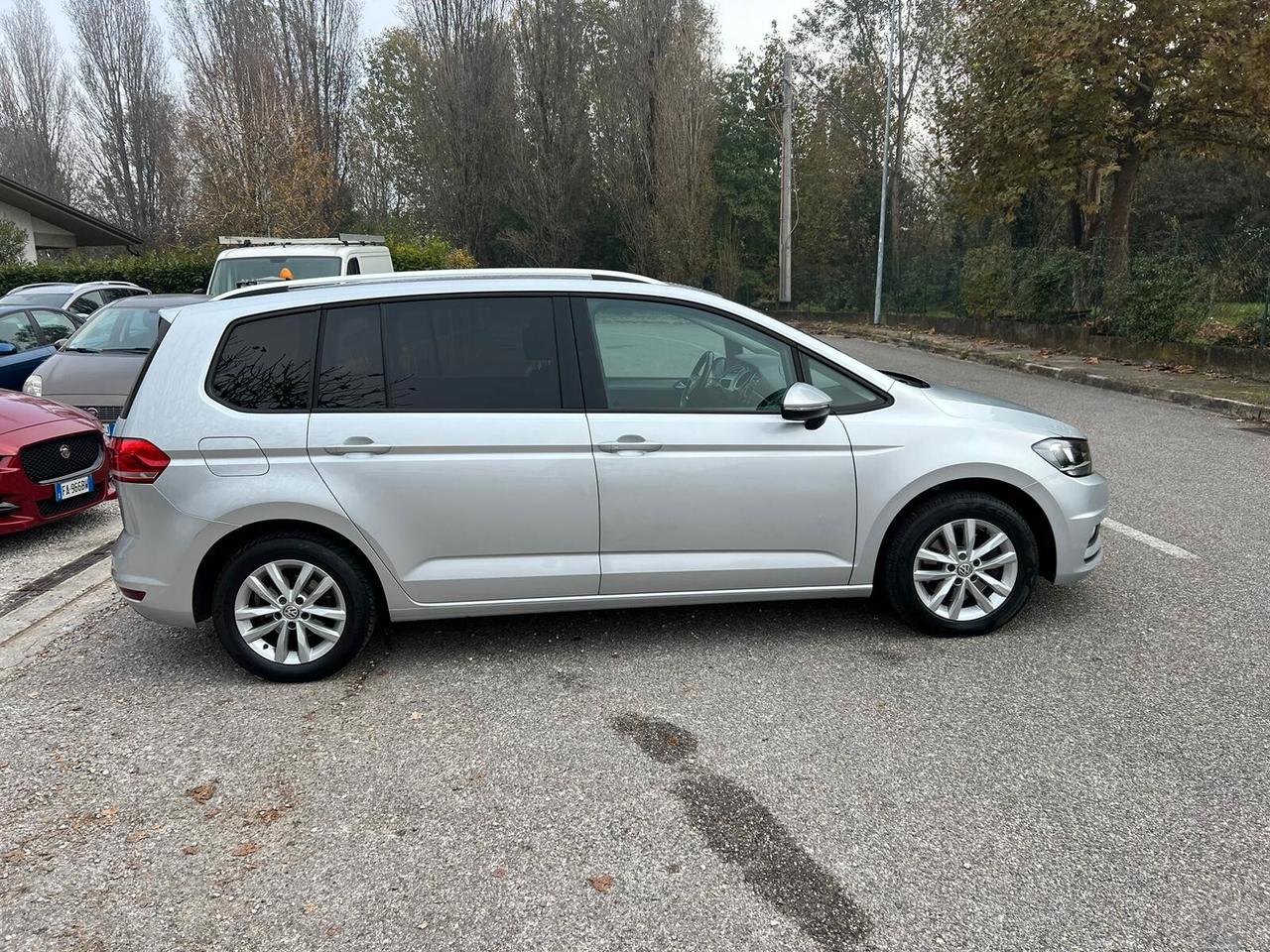 Volkswagen Touran 2.0 TDI 150 CV SCR DSG Business BlueMotion Technology