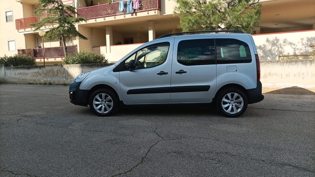 Peugeot Partner Tepee BlueHDi 100 Outdoor